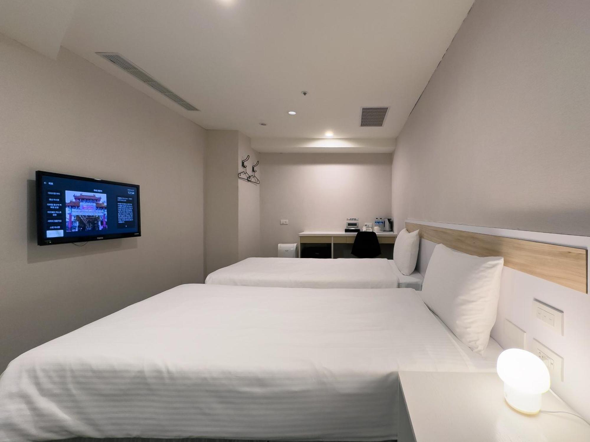 Lumos Inn Taipei Exterior photo