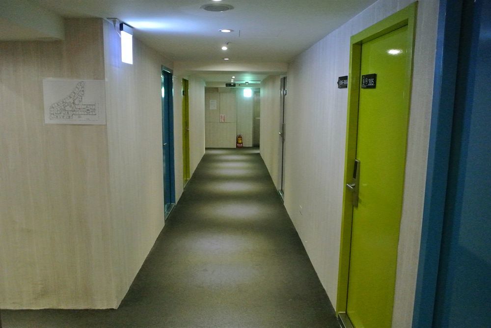 Lumos Inn Taipei Exterior photo